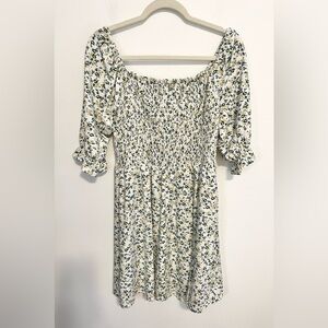 WAYF Ditsy Floral Mini Dress With Smocked Chest/Back. Puff Short Sleeves. Size L